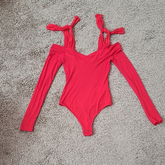 Express Tops - Express Fittes Long Sleeve Tie Shoulder Bodysuit